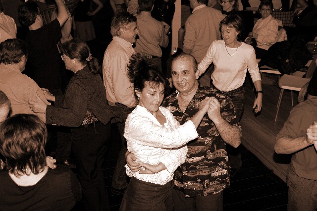 min 2006 12 16 beaune boogie 359 sepia